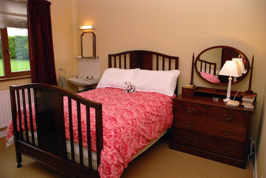 Cradog Farmhouse B&B Urlingford Номер фото